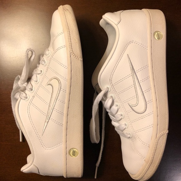 nike white leather trainers womens